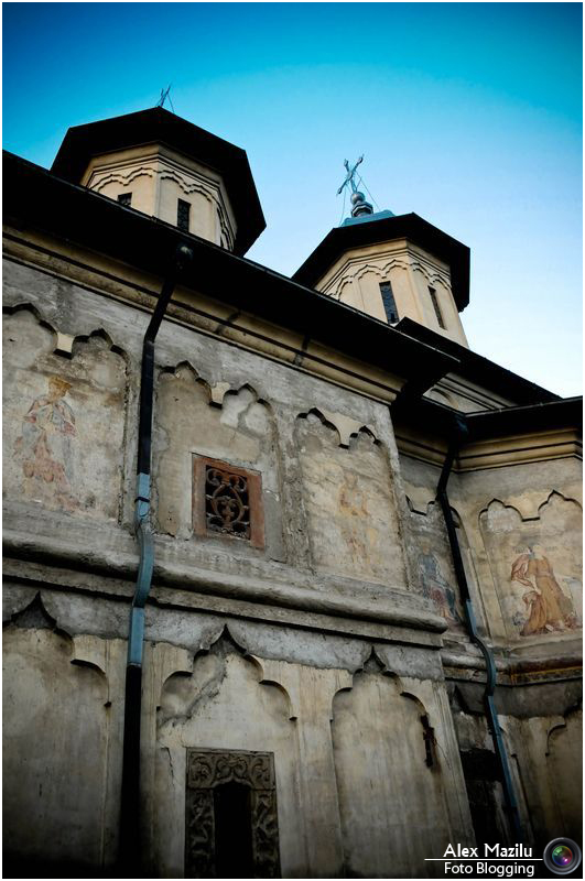 Biserica Sfintilor, Calea Mosilor