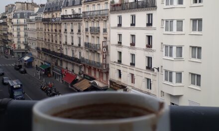 Singuratatea unghiilor roșii