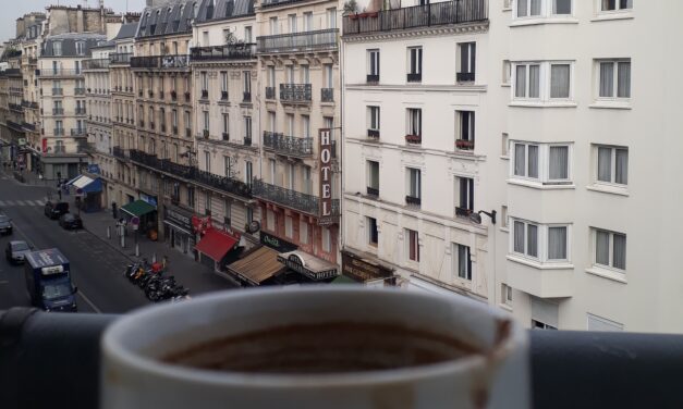 Singuratatea unghiilor roșii