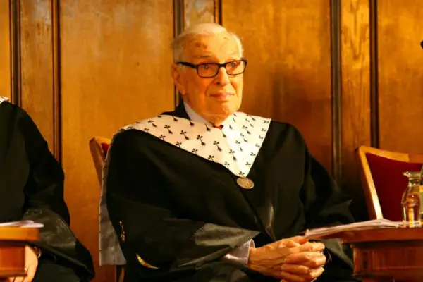 Kenneth Arrow: Grupurile care resping liderii sunt prea slabe ca să schimbe ceva