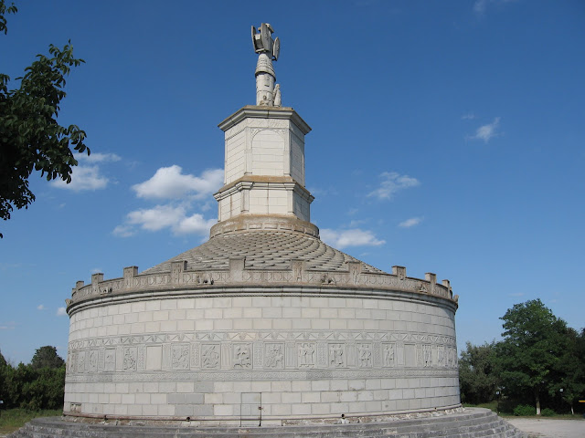 Adamclisi, mormântul triumfal al regelui Burebista?