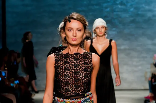 Dorin Negrau a cucerit New York Fashion Week susținut de ICR
