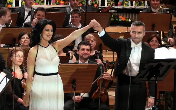 Angela Gheorghiu acompaniată de Tiberiu Soare  – concerte de gală pe mari scene europene
