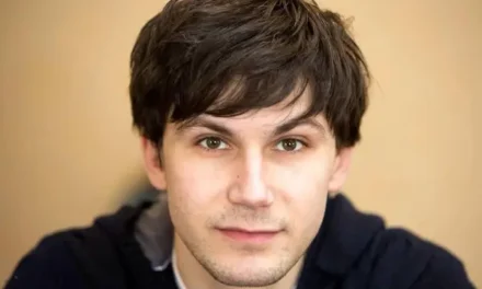 Dumitru Georgescu: „Întotdeauna repet desculț. Îmi place să simt podeaua scenei.”