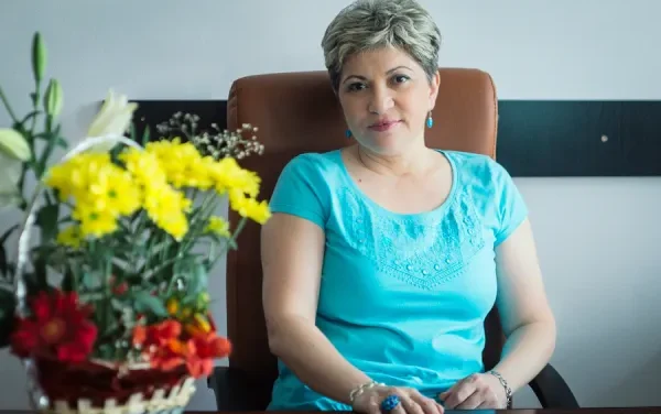 Liliana Staicu: „Radioul este asemeni unui microb pe care, dacă îl capeţi, nu mai poţi scăpa de el”