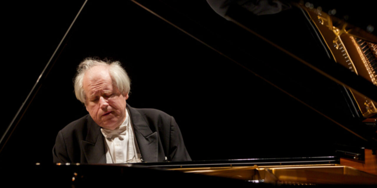 Cel mai bun pianist în viaţă este…
