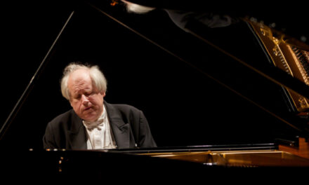 Cel mai bun pianist în viaţă este…