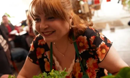 Nuami Dinescu: Fiecare dintre noi are o singură viață și e liber să și-o trăiască cum crede de cuviință și așa cum simte că-l face fericit.