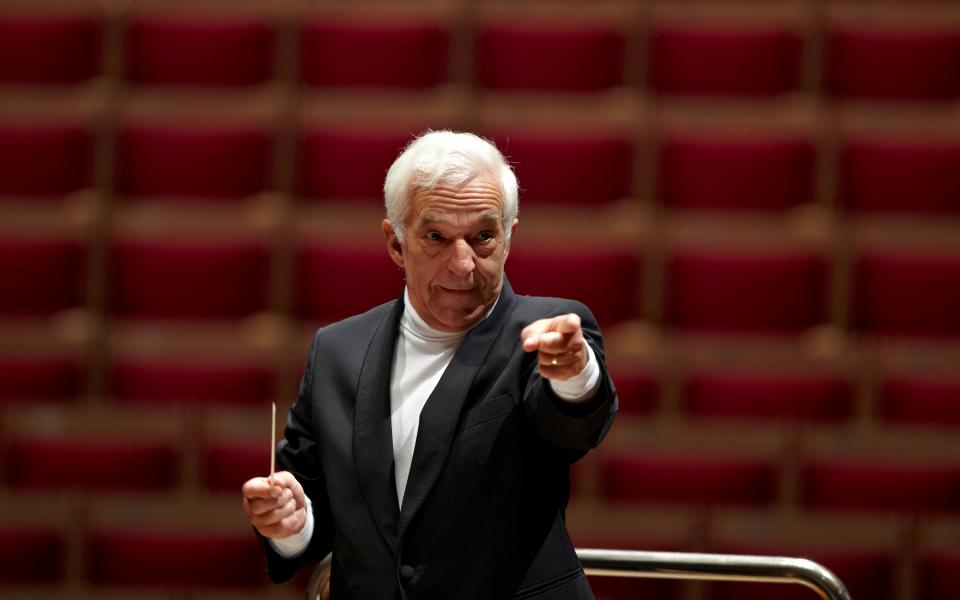 Vers la flamme – Skriabin interpretat de Vladimir Ashkenazy