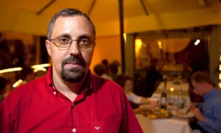 Scriitorul Dan Lungu, directorul FILIT: „E vorba de niște reglări de conturi între taberele politice, iar FILIT-ul e folosit în această luptă”