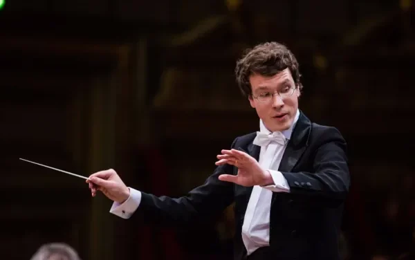 Sergey Simakov a câștigat Concursul Internațional de Dirijat Jeunesses Musicales București, ediția a VI-a