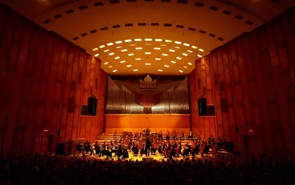 Se lansează abonamentele noii stagiuni la Sala Radio!