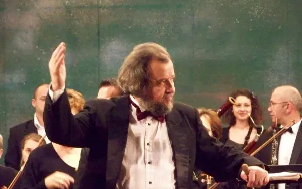 Maestrul Sabin Păutza dirijează la Iaşi un spectacol unic în capitala Moldovei