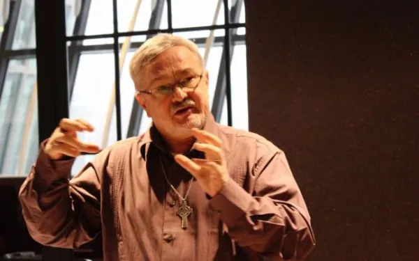 Ieşeanul doctor în Teologie ajuns în marile zone de conflict ale lumii: „Criza refugiaţilor e un turnesol pentru Europa. Arată lipsa de coerenţă, lipsa unui lider”