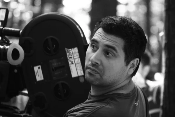Radu Jude, regizorul de film care a câștigat Ursul de Aur și Ursul de Argint la Berlin, regizează teatru la Timișoara