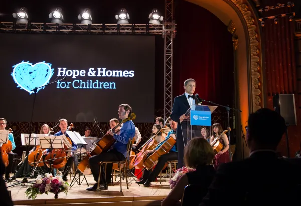 800 de oameni au participat la Hope Concert, un spectacol impresionant dedicat celor mai vulnerabili copii ai României