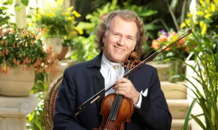 Marele violonist André Rieu și Carrefour România se întâlnesc la București pentru a face o donație victimelor incendiului din Colectiv