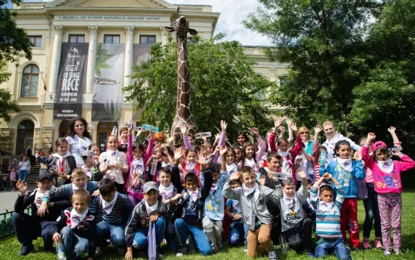 Fundația FARA a sărbătorit 25 de ani în România: 60 de copii sprijiniți de organizație au petrecut un week-end de poveste la București