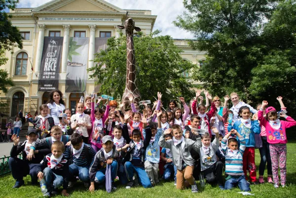 Fundația FARA a sărbătorit 25 de ani în România: 60 de copii sprijiniți de organizație au petrecut un week-end de poveste la București