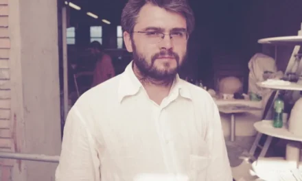 Igor Mocanu: „Rostul cuvintelor, al textului, ar fi, așadar, acela de a retroceda comunicării funcția ei cognitiv-enciclopedică, de a-i reaminti comunicării că ea nu este condamnată exclusiv să întrețină tranzacții, ci să vehiculeze cunoaștere.”