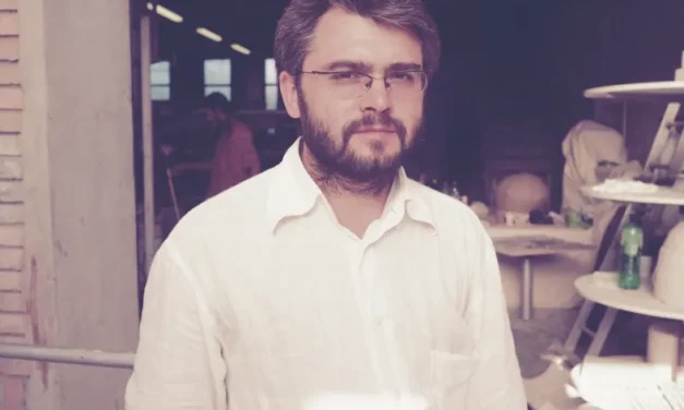Igor Mocanu: „Rostul cuvintelor, al textului, ar fi, așadar, acela de a retroceda comunicării funcția ei cognitiv-enciclopedică, de a-i reaminti comunicării că ea nu este condamnată exclusiv să întrețină tranzacții, ci să vehiculeze cunoaștere.”