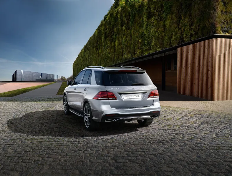 Mercedes-Benz România lansează o nouă campanie pentru promovarea modelelor PLUG-IN HYBRID: „Unplugged Artists in PLUG-IN Cars”