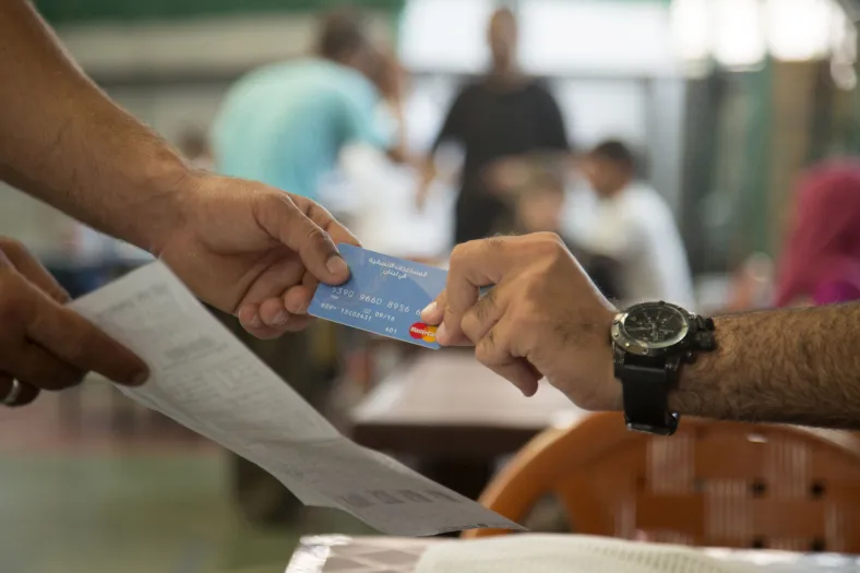 Mastercard şi Programul Alimentar Mondial oferă 100 de milioane de porții de mâncare pentru copii