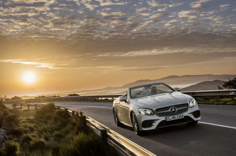 Mercedes-Benz lansează noul E Cabrio