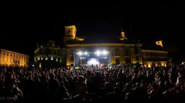 S-a încheiat a VIII-a ediție a Festivalului Classics for Pleasure! Momente de neuitat, artiști deosebiți, un public pasionat de frumos  și surprize deosebite!