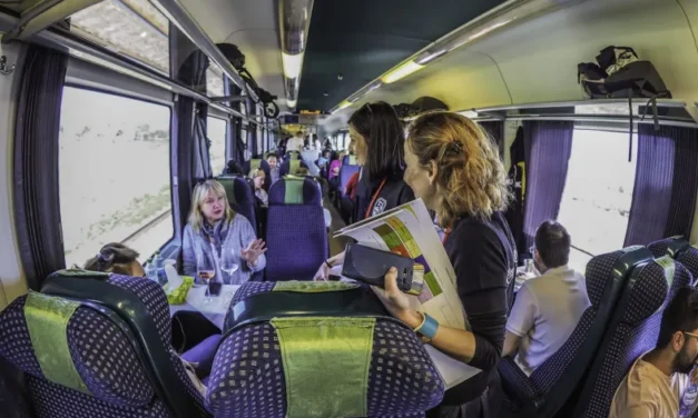 O sută de pasageri au călătorit patru zile cu Transilvania Train, primul tren turistic din România