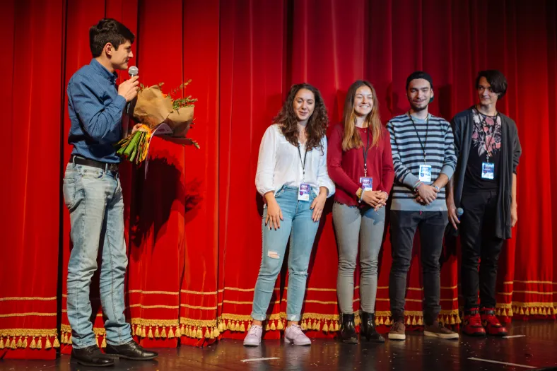 O întâmplare ciudată cu un câine la miezul nopții –  câștigătorul premiului elevilor la EXCELSIOR Teen-Fest 2017
