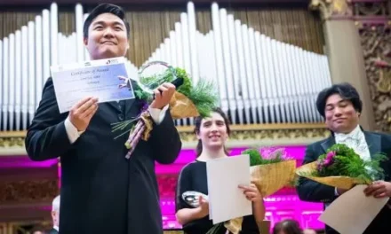 Junping Qian este câștigătorul Concursului Internațional de Dirijat Jeunesses Musicales București!