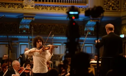 Președintele juriului Concursului Internațional „George Enescu” a premiat la secțiunea vioară locurile doi și trei