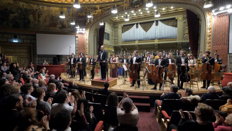 Orchestra Română de Tineret şi Cristian Mandeal la Bucureşti, Paris, Basel