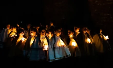 Cu ocazia Concertului Extraordinar de Paște, Corul Național Madrigal va tranforma Parcul Ateneului Român într-o replică a Grădinii Ghetsimani
