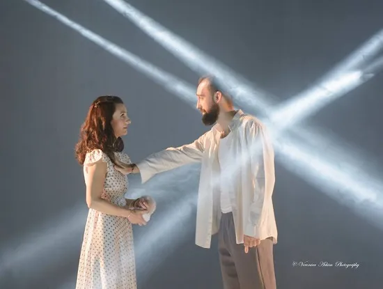 Spectacolul „Oxygen”, o producție Teatrelli cu actorii Antoaneta Cojocaru și Daniel Pascariu, urcă în această seară pe scena cunoscutului Théâtre Aleph din Franța