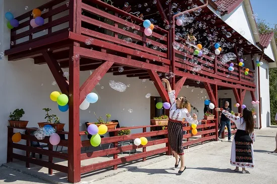 Hope and Homes for Children și Holcim România au inaugurat  casa de tip familial „Felix” din Roznov