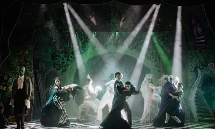 Familia Addams a cucerit publicul Teatrului EXCELSIOR