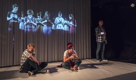 „Istorie la persoana I” se joacă în Festivalul Național de Teatru