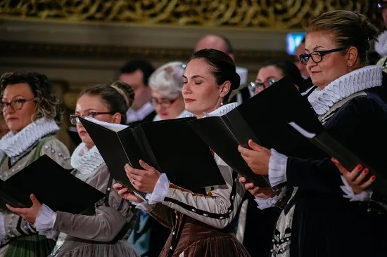 Corul Madrigal și Orchestra Simfonică din Hamburg sub bagheta dirijorului Ion Marin