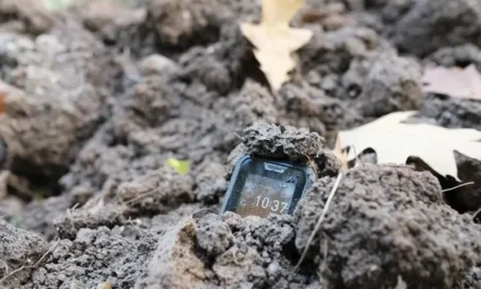 Cel mai robust telefon, Nokia 800 Tough, disponibil în România