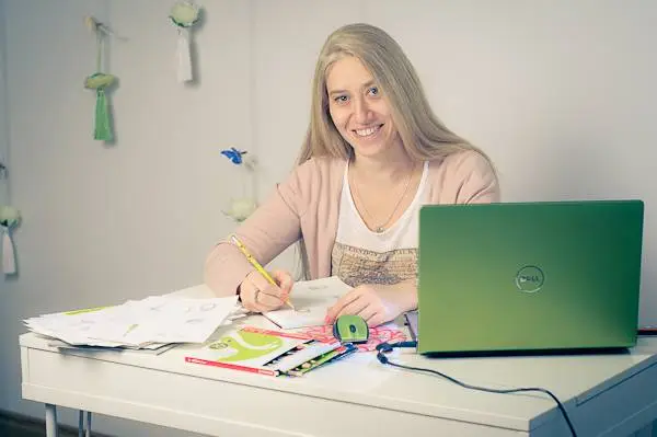 Bianca Grin-creator bijuterie contemporană: „Bijuteria contemporană este construită în baza unui concept, a unei povești și asta o face să depășească granițele bijuteriei clasice, cea cu menire strictă, de podoabă.”