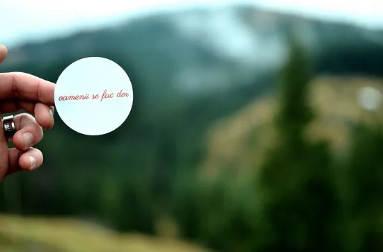 Cu dorurile la vedere | Mădălina Pavăl strange doruri de la oameni și vrea să le pună pe muzică