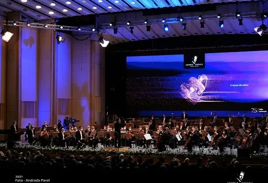 Cadou de sărbători pentru iubitorii muzicii clasice: concertul Orchestrei Filarmonica della Scala cu violoncelistul Daniel Müller-Schott pe site-ul Festivalului Enescu