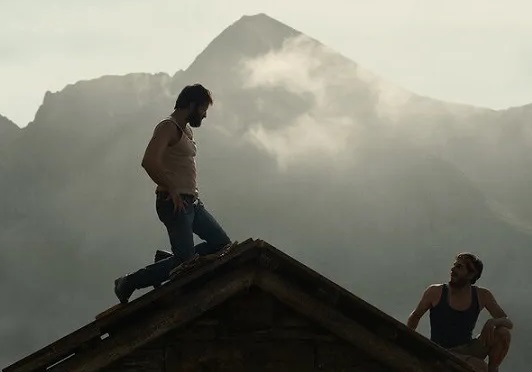 Cei opt munți/ Le otto montagne, o poveste emoționantă și intimă despre prietenie și munte, care a câștigat Premiul Juriului la Cannes, din 24 martie la cinema