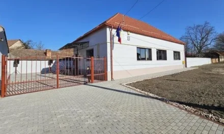 Nicolae Furdui Iancu a inaugurat Școala Primară și Grădinița din satul Balomiru de Câmp, renovate de Asociația BookLand