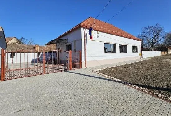 Nicolae Furdui Iancu a inaugurat Școala Primară și Grădinița din satul Balomiru de Câmp, renovate de Asociația BookLand