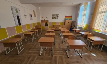 Constantin Enceanu a inaugurat Școala Gimnazială Leleasca, renovată de Asociația BookLand