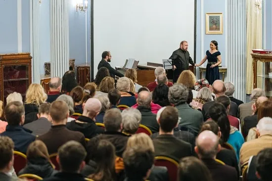 Bucharest Opera Festival 2024 lansat la Londra cu un recital de succes susținut de Marta Sandu Ofrim și Daniel Magdal pe scena ICR Londra
