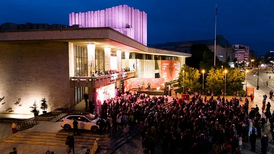 Comunitățile construiesc festivaluri: peste 200.000 de spectatori la Festivalul Internațional Shakespeare de la Craiova